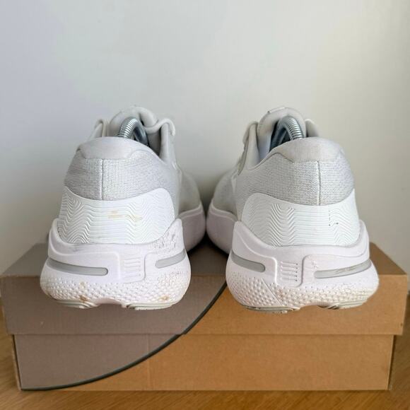 Brooks Ghost Max White Men Running Sneakers - SZ 10.5 main image 10
